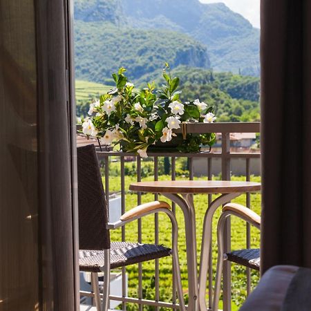 Hotel Continental - Tonelli Hotels Torbole Sul Garda Ngoại thất bức ảnh