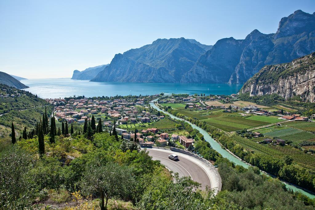 Hotel Continental - Tonelli Hotels Torbole Sul Garda Ngoại thất bức ảnh