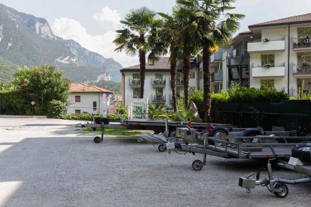 Hotel Continental - Tonelli Hotels Torbole Sul Garda Ngoại thất bức ảnh